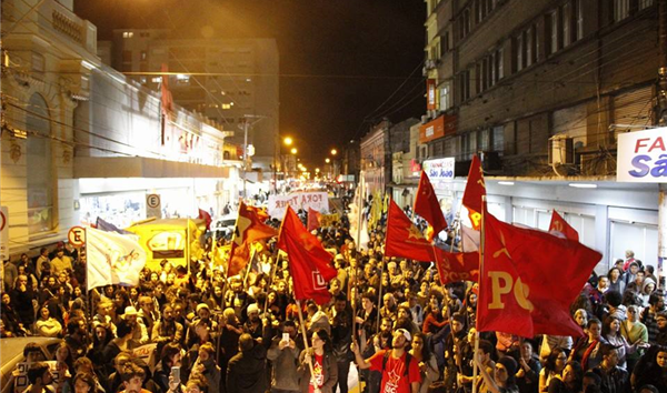  Pelotas pede Diretas Já e Fora Temer