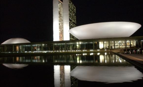  Votação de denúncia contra Temer domina debates na volta do recesso parlamentar