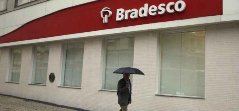  Bradesco tem 7,4 mil adesões a plano de demissão voluntária