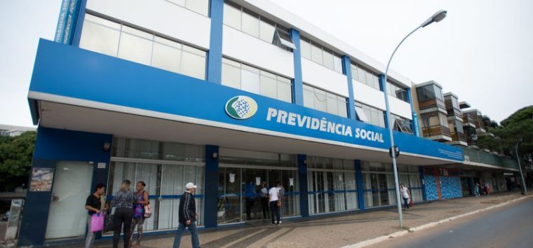  Militares e altos salários no Legislativo e Judiciário serão ‘poupados’ da reforma