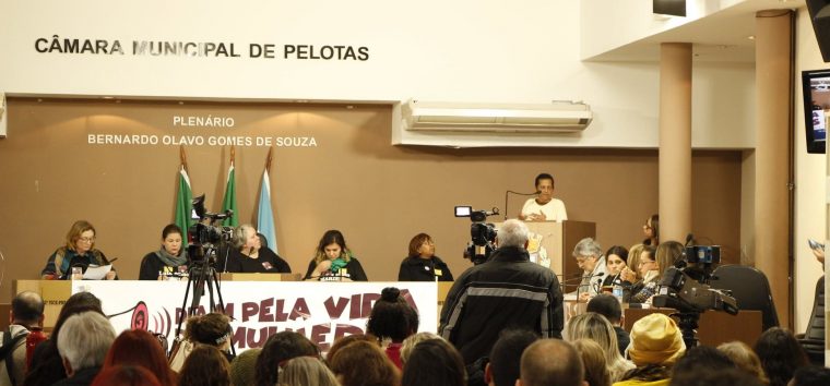  Dia M pela Vida das Mulheres: pelotenses exigem que a Prefeitura refaça exames de pré-câncer