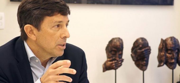  Candidato banqueiro diz que vai privatizar Caixa, BB e Correios