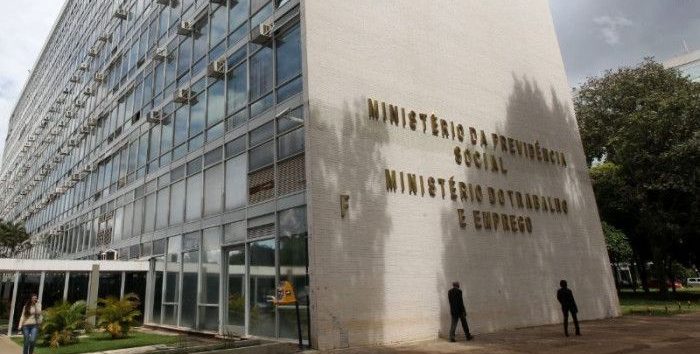  Contraf-CUT repudia anúncio de extinção do Ministério do Trabalho