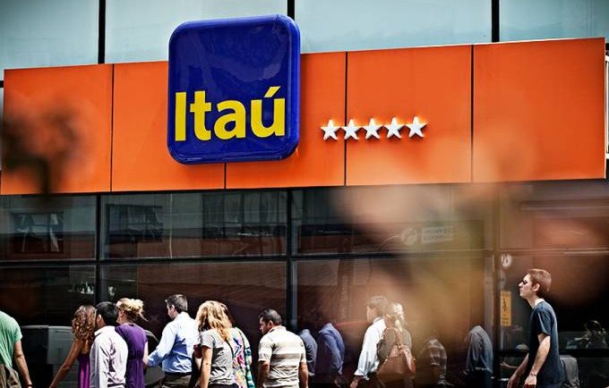 bancos-itau-20121004-03-original8