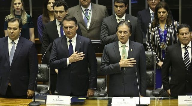 Quatro primeiros meses de governo Bolsonaro põem em xeque bandeira do ‘fim da mamata’