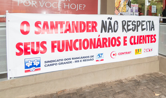  Agências do Santander permaneceram fechadas no sábado