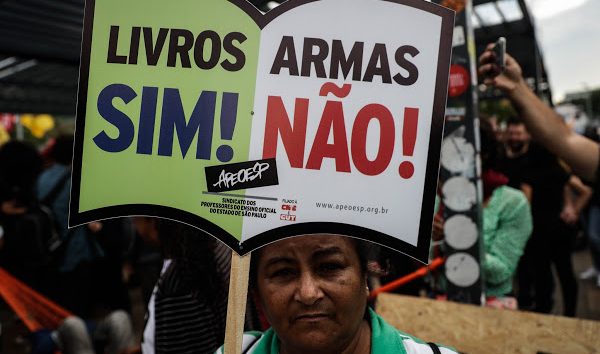  Jair Bolsonaro corta mais 2.274 bolsas de pesquisa