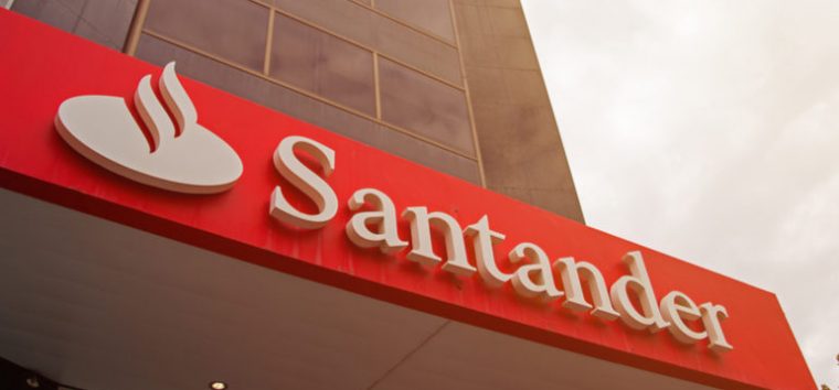  Santander demite funcionários e toma medidas contra prevenção