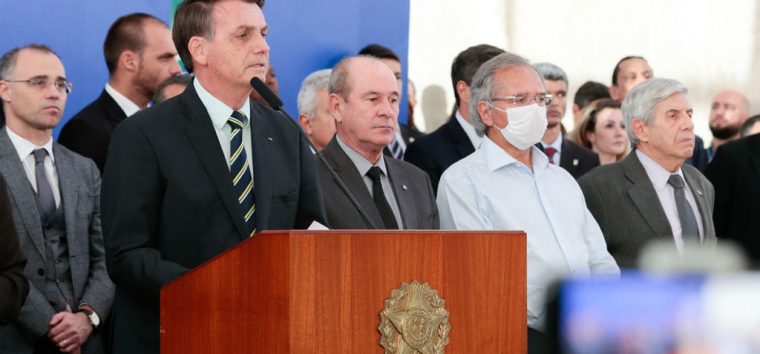  Bolsonaro aposta na ‘velha política’ e nos militares para se salvar do impeachment