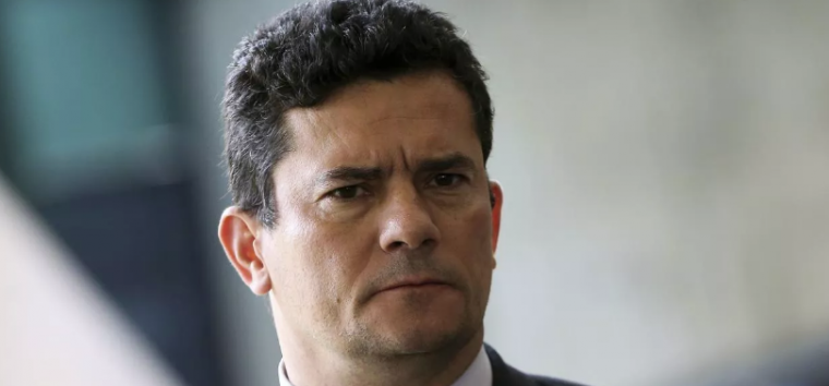  Moro chama coletiva em que pode anunciar demissão