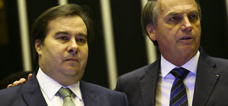  Mesmo atacado, Maia sinaliza estar fechado com Bolsonaro e contra o impeachment