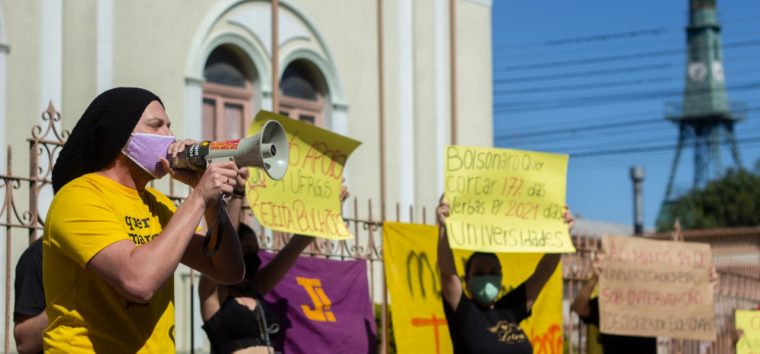  Comunidade Acadêmica da UFPel se mobiliza contra intervenção nas Universidades