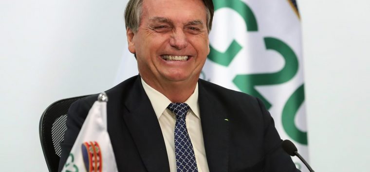  Bolsonaro se recusa a apresentar plano de vacinação e contraria Tribunal de Contas