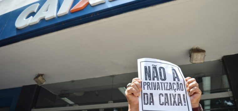  Caixa segue na mira da privatização