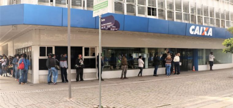  Informal e desempregado pagam juros altos na Caixa