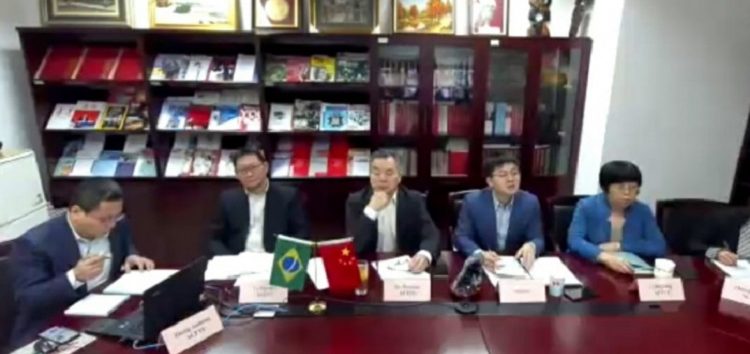  CUT e centrais conseguem apoio do movimento sindical da China para vacina