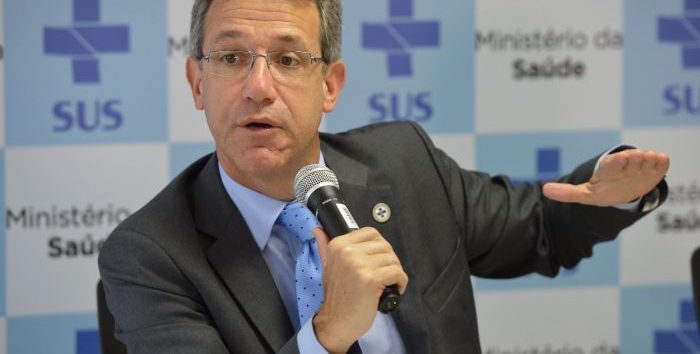  Ex-ministro da saúde fala do agravamento da Pandemia no Brasil