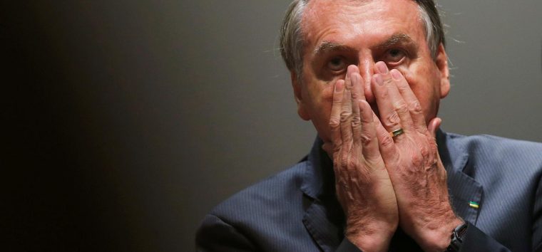  Ex-cunhada liga Bolsonaro a esquema de rachadinhas na Câmara Federal