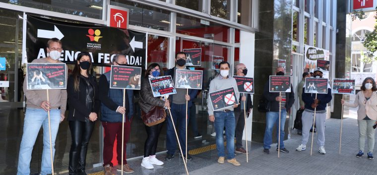  Diretores do Sindicato paralisam agência do Bradesco em Pelotas