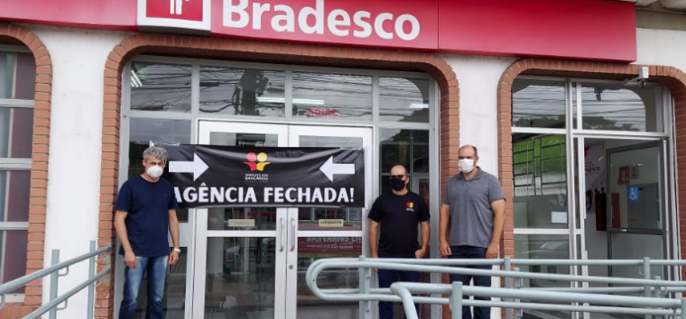  Sindicato fecha agência do Bradesco para marcar Dia Nacional de Luta