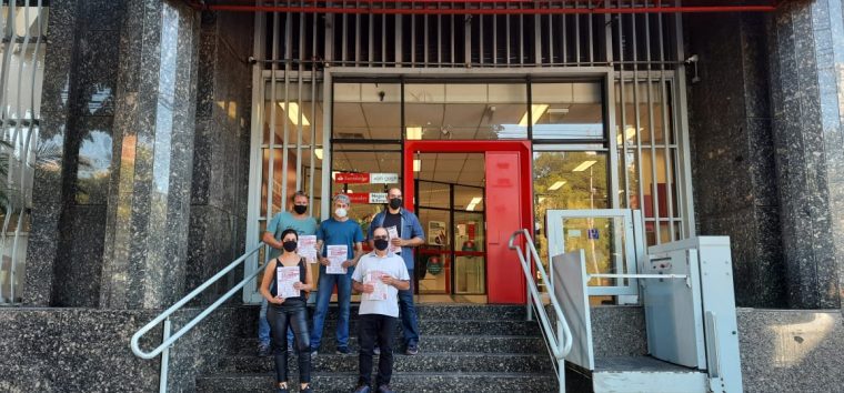  Dia Nacional de lutas do Santander: Sindicato realiza atividades nas agências de Pelotas