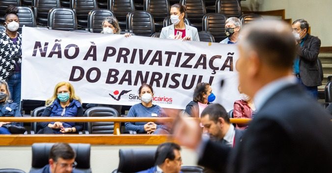  Moção em solidariedade ao Banrisul público e estatal é aprovada