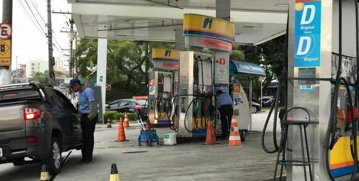  Bolsonaro eleva preço da gasolina e do diesel