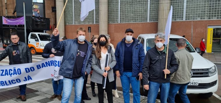  Campanha Salarial: diretores do Sindicato participam de ato em Porto Alegre
