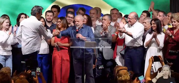  Democracia: Lula é eleito presidente pela terceira vez