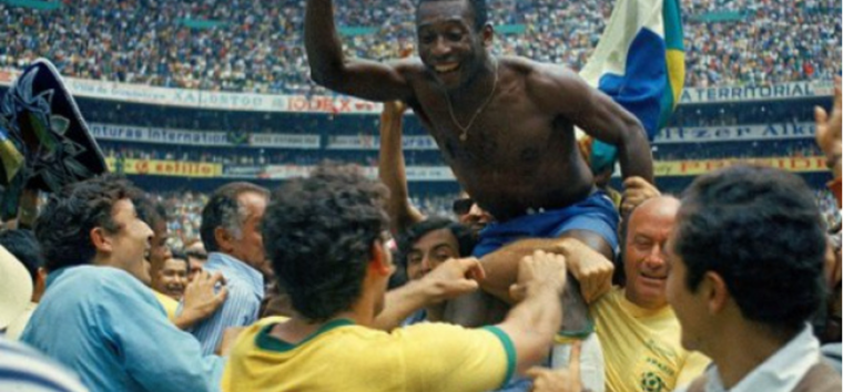  Morre Pelé, o maior jogador de todos os tempos, aos 82 anos de idade