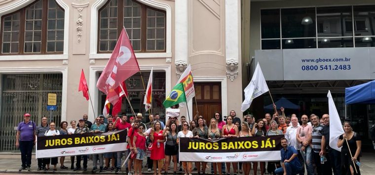  Ato em frente ao Banco Central pede redução da taxa básica (Selic)