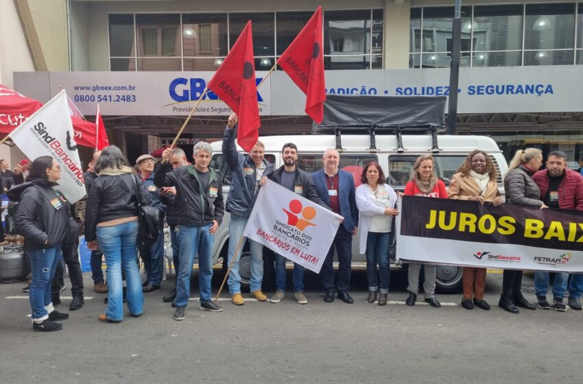  Diretores do Sindicato participam de ato na capital