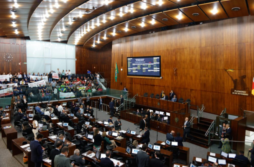  Governo Leite sofre derrota com requerimento que revoga decretos para aumento de impostos