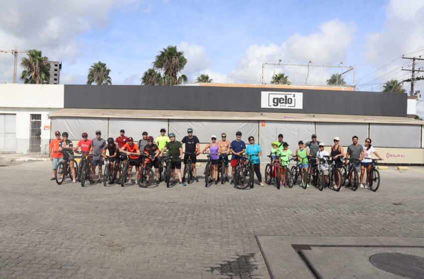  Passeio ciclístico reúne dezenas de bancários e bancárias